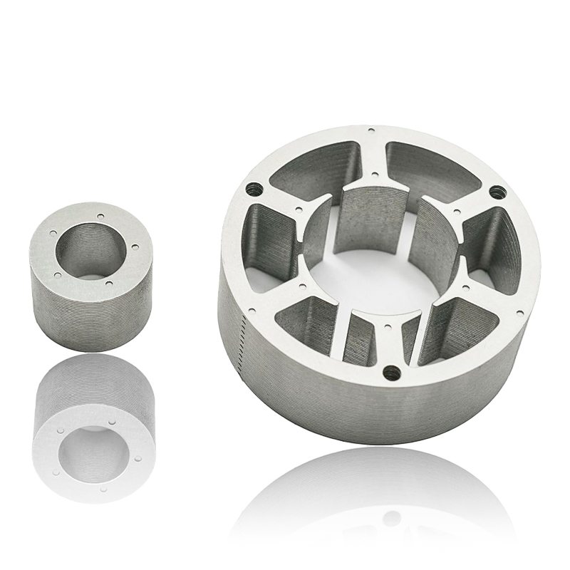 Bagaimana Stator Motor Pompa Air dan Inti Rotor berinteraksi dengan sistem pendingin, seperti wadah berpendingin cairan atau udara, untuk menjaga keseimbangan suhu optimal selama pengoperasian intensif?