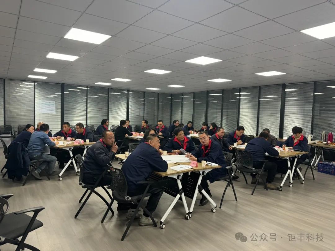 Dimulai dengan senjata----Salah satu rangkaian kegiatan untuk meningkatkan kerja sama tim